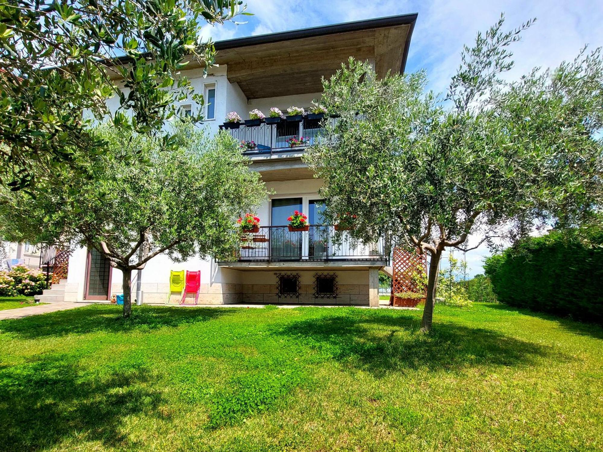 Villa Dolcitalia Tra Gardaland E Le Terme Di Cola Lazise Zewnętrze zdjęcie